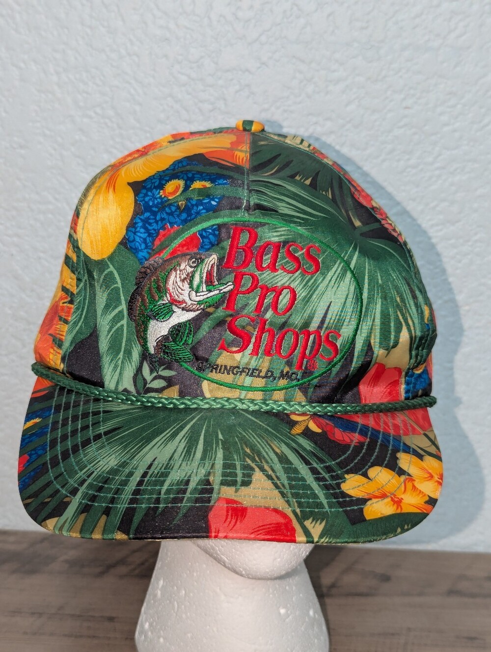 Vintage Floral Bass Pro Hawaiian Trucker Hat 80s/90s